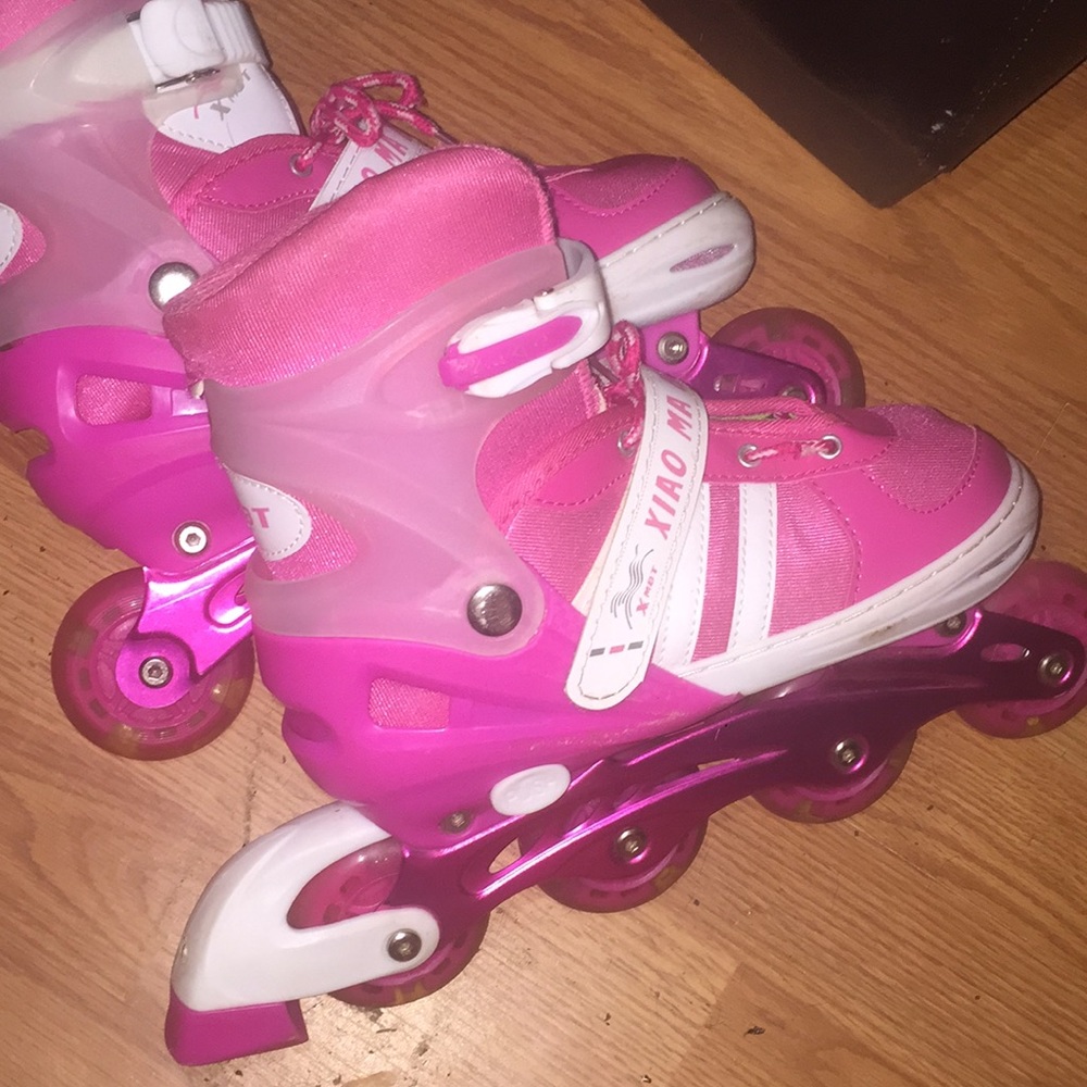 A pair of skates